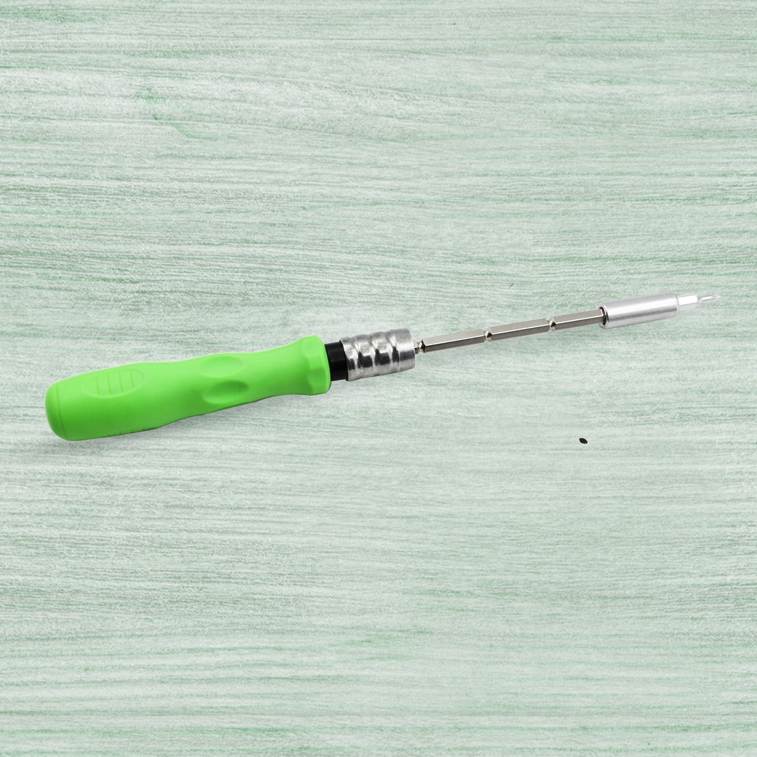 30-in-1 screwdriver set with flexible extension 30-in-1 screwdriver set with flexible extension